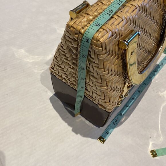 Crown Lewis Vintage basket weave purse lacquered straw bucket with gold hardware - Picture 8 of 11